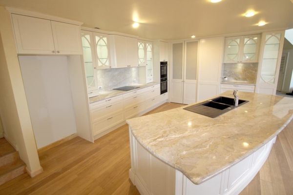 Granite bench tops. Brisbane & Toowoomba kitchen renovation.