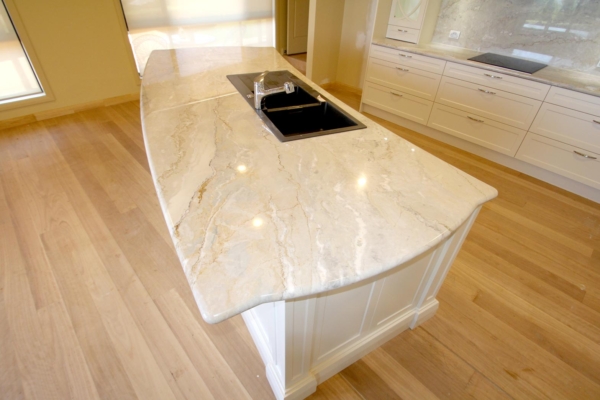 Granite bench tops. Brisbane & Toowoomba kitchen renovation.