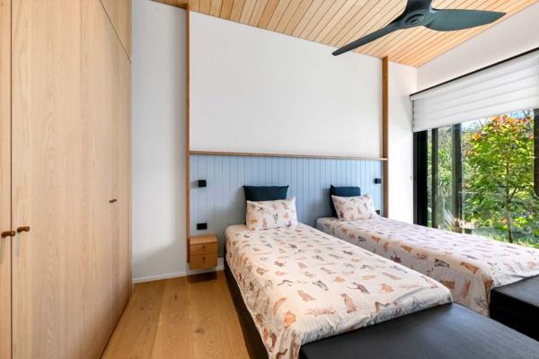PK Kitchen Design Home Renovations: Pelican St, Peregian Beach